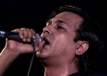 লাইসেন্স ছাড়া গাড়ী চালানোয় ট্রাফিকের বিরুদ্ধে হেনস্থার অভিযোগ গায়ক আসিফের, পাল্টা জবাব পুলিশের।