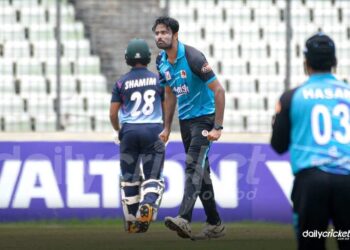 এবার আম্পায়ারের সিদ্ধান্তের প্রতিবাদ জানালেন সাব্বির-শাহাদাত