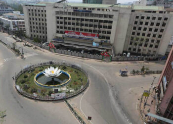 করোনার প্রাদুর্ভাব : বিচ্ছিন্ন হচ্ছে ঢাকা