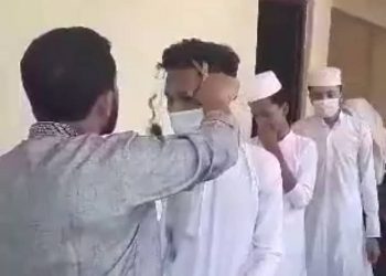 লক্ষ্মীপুরে ছয় ছাত্রের চুল কেটে দেওয়া শিক্ষকের বিরুদ্ধে মামলা