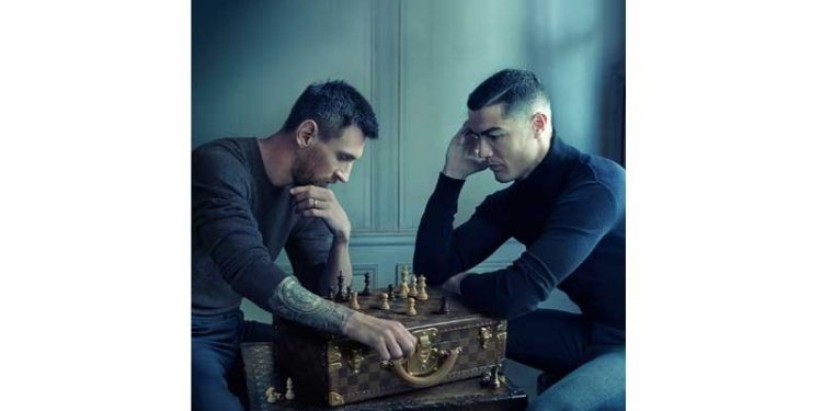 একই ফ্রেমে ফুটবলবিশ্বের দুই মহারথী!