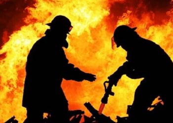 গাজিপুরে কারখানায় আগুন, নিয়ন্ত্রণে কাজ করছে ফায়ার সার্ভিস