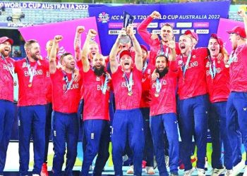 টি-টোয়েন্টি বিশ্বচ্যাম্পিয়ন ইংল্যান্ড, ৯২ এর পুনঃমঞ্চায়ন করতে পারলো না পাকিস্তান