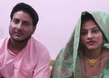 ভালোবাসার স্বীকৃতি পেতে লিঙ্গ পরিবর্তন ,নারী থেকে পুরুষ হলেন শিক্ষিকা!