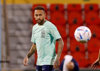 ইনজুরি আক্রান্ত হয়ে গ্রুপপর্বের ম্যাচ থেকে বিদায় নেইমারের