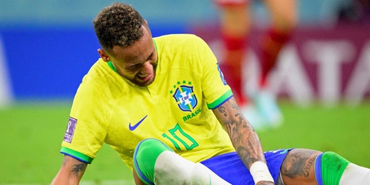 রেকর্ড পরিমাণ ফাউলে মারাত্নক ইনজুরিতে নেইমার