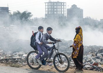 ভয়াবহ বায়ুদূষণে দ্বিতীয় ঢাকা, শীর্ষে দিল্লী