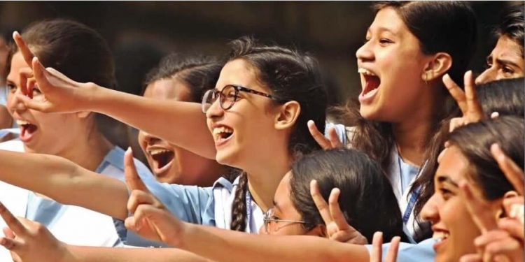 আজ দুপুরে প্রকাশিত হবে এসএসসি ও সমমান পরীক্ষার ফলাফল