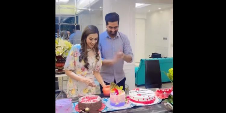 বিতর্ককে পাশ কাটিয়ে ভালোবাসার মানুষকে নিয়ে জন্মদিন পালন মীমের