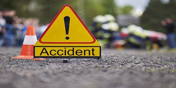 গাইবান্ধায় পিকআপভ্যান-অটোরিকশার মুখোমুখি সংঘর্ষ, নিহত ৩