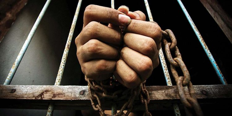 রাজধানীতে মাদকসহ আটক ৫২ জন