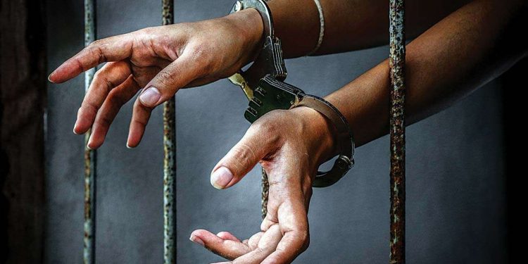 রাজধানীতে মাদকবিরোধী অভিযানে ২৮ জন আটক