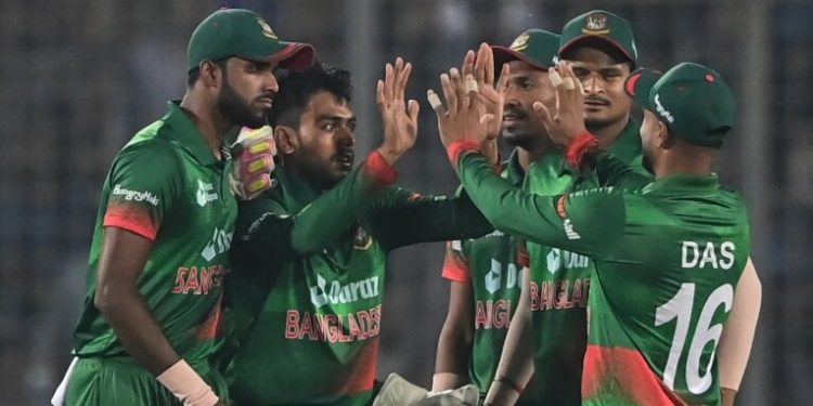 হোয়াইটওয়াশের লক্ষ্যে টস জিতে ফিল্ডিংয়ে বাংলাদেশ