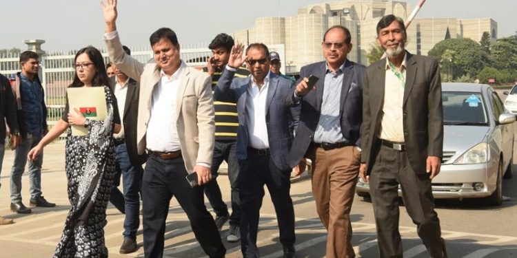 স্পিকারের কাছে পদত্যাগপত্র জমা দিলেন বিএনপির ৭ সংসদ সদস্য