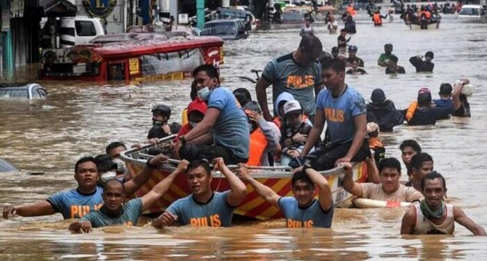 ফিলিপাইনে ভয়াবহ বন্যায় নিহত ১৩, নিখোঁজ ২৩