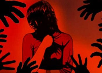 খুলনায় স্বামীকে বেঁধে রেখে স্ত্রীকে গনধর্ষণ