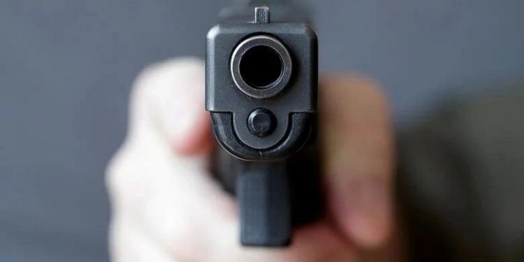 ভারতে ধর্ষকের মাকে গুলি করল কিশোরী