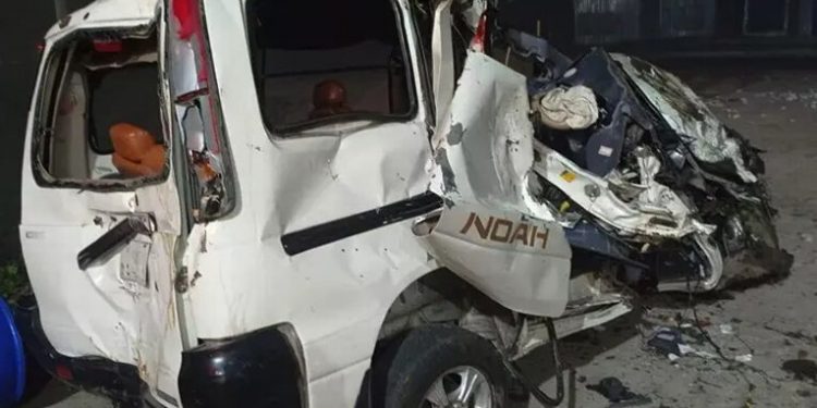 হবিগঞ্জে ট্রাক-মাইক্রোর ত্রিমুখী সংঘর্ষে প্রবাসীসহ প্রান হারিয়েছেন ৫ জন