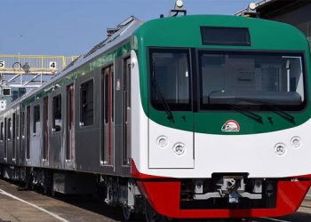 বৈদ্যুতিক তারে উপর ফানুস, সাময়িক সময়ের জন্য বন্ধ মেট্রোরেল