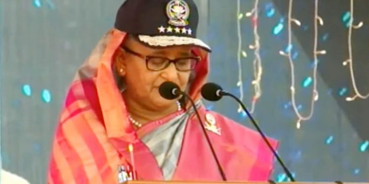 পুলিশ সপ্তাহ উদ্বোধন, প্যারেড পরিদর্শনে রাজারবাগে প্রধানমন্ত্রী