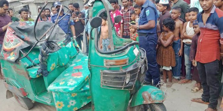 গাইবান্ধায় যাত্রীবাহী বাস ও সিএনজিচালিত অটোরিকশার মুখোমুখি সংঘর্ষে ৪ যাত্রী নিহত