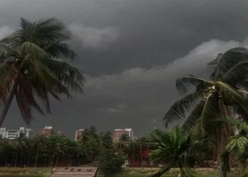 ঢাকাসহ ২০ জেলায় ৬০ কিলোমিটার বেগে ঝড়ের পূর্বাভাস, নদীবন্দরে সতর্কতা